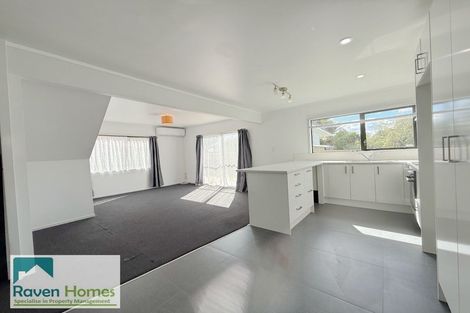 Photo of property in 20 Caspian Close, New Lynn, Auckland, 0600