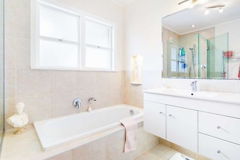 Photo of property in 25 Hartley Terrace, Massey, Auckland, 0614