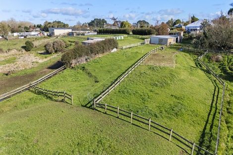 Photo of property in 16 Castle Street, Eltham, 4322