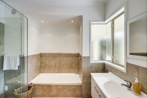 Photo of property in 6 Burbury Ridge, Havelock North, 4130