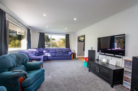 Photo of property in 8 Kanawa Street, Waikanae, 5036