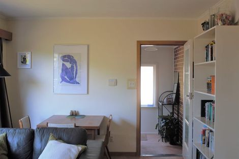 Photo of property in 34 Hungerford Road, Lyall Bay, Wellington, 6022