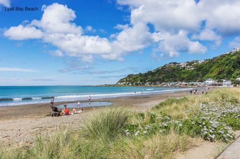 Photo of property in 10/171f Queens Drive, Lyall Bay, Wellington, 6022