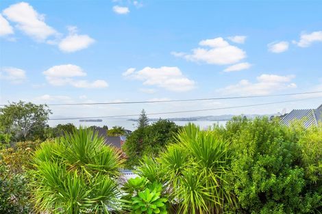 Photo of property in 1/53 Uxbridge Road, Mellons Bay, Auckland, 2014