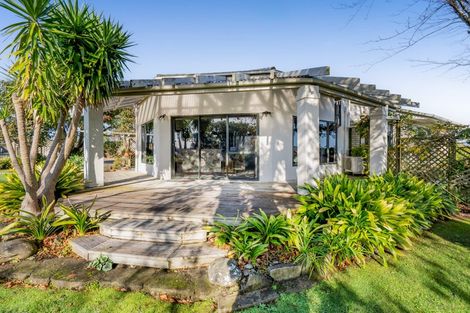 Photo of property in 3 Karina Road, Merrilands, New Plymouth, 4312