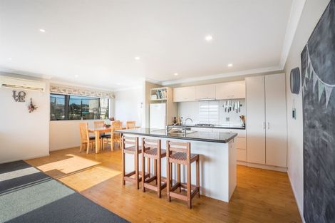 Photo of property in 3 Gennaker Lane, Whitby, Porirua, 5024