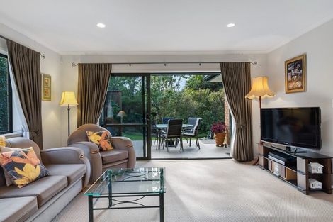 Photo of property in 11 Grovenor Drive, Orewa, 0931