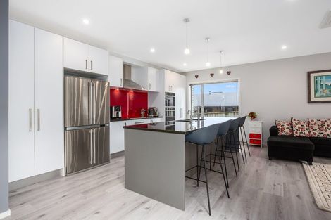 Photo of property in 98 Aotea Drive, Aotea, Porirua, 5024