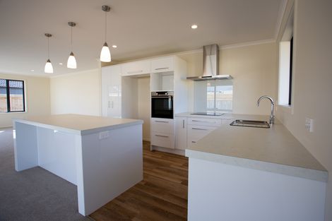 Photo of property in 7 Devon Lane, Carterton, 5713