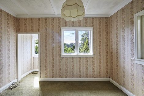 Photo of property in 37 Kopiko Road, Titirangi, Auckland, 0604