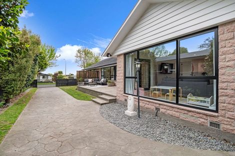 Photo of property in 53 Woodbury Street, Russley, Christchurch, 8042