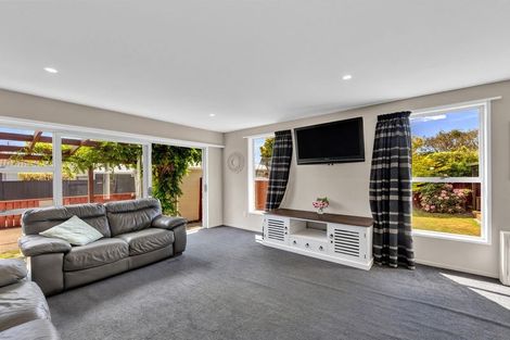 Photo of property in 8b Wyatt Place, Russley, Christchurch, 8042