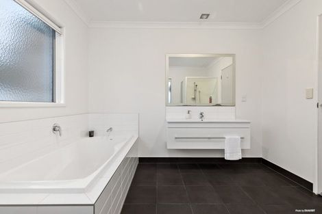 Photo of property in 15 Ridge View Crescent, Pukekohe, 2120