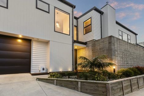 Photo of property in 7/2a Montrose Place, Highlands Park, New Plymouth, 4312