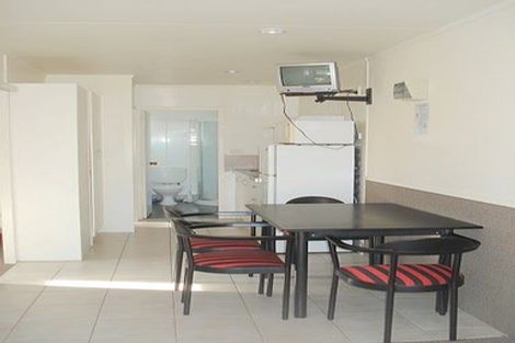 Photo of property in 52 Northcote Road, Northcote, Christchurch, 8052
