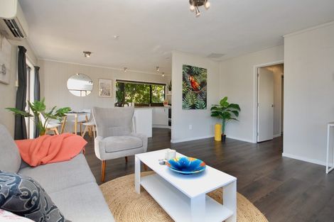 Photo of property in 2/47 Flaxdale Street, Birkdale, Auckland, 0626