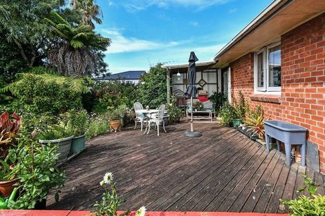 Photo of property in 19 Blanes Road, Weymouth, Auckland, 2103