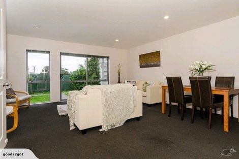 Photo of property in 25/3 Hulme Place, Henderson, Auckland, 0612
