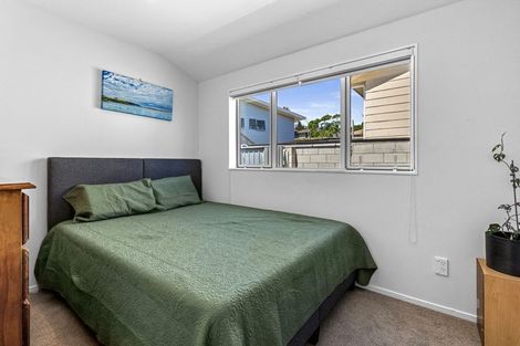 Photo of property in 2/140 Lynn Road, Bayview, Auckland, 0629