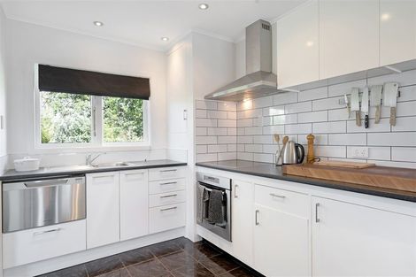 Photo of property in 93 Smythe Road, Henderson, Auckland, 0612