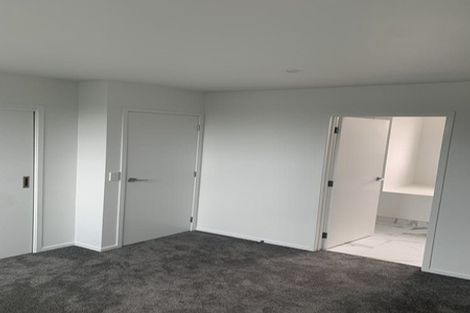 Photo of property in 1/2 Jadewynn Drive, Massey, Auckland, 0614