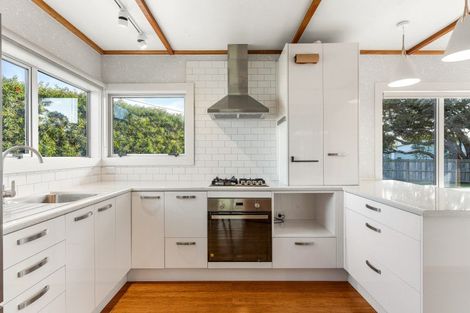 Photo of property in 217 Kiwi Road, Whangamata, 3620