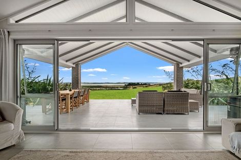 Photo of property in 18 Kaipara Lake Road, South Head, Helensville, 0874