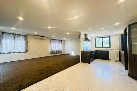 Photo of property in 24 Starforth Place, Henderson, Auckland, 0612