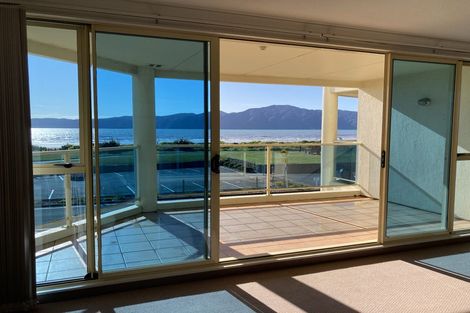 Photo of property in Ocean Apartments, 5/44 Marine Parade, Paraparaumu Beach, Paraparaumu, 5032