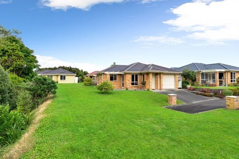 Photo of property in 23 Sovereign Isle Lane, Rototuna, Hamilton, 3210