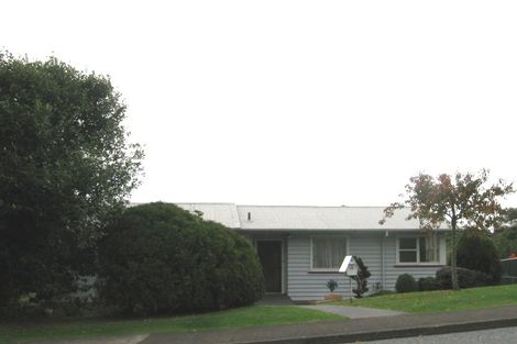 Photo of property in 24 Kakariki Grove, Waikanae, 5036