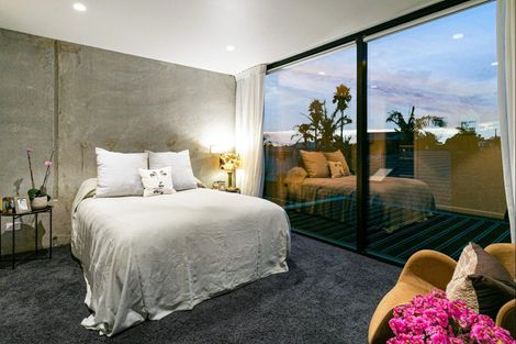 Photo of property in 1/279 Lake Road, Belmont, Auckland, 0622