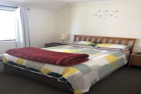 Photo of property in 35 Futuna Close, Karori, Wellington, 6012
