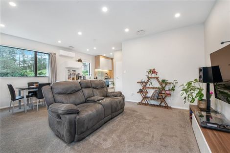 Photo of property in 11 Kaimai Avenue, Massey, Auckland, 0614