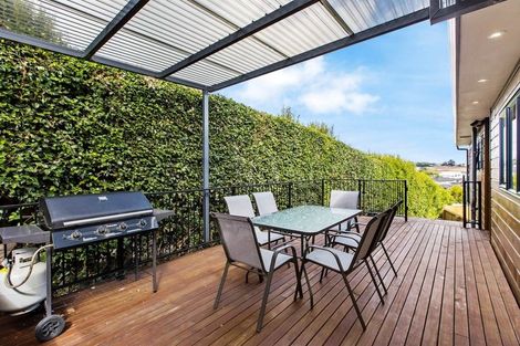 Photo of property in 16 Moera Place, Stanmore Bay, Whangaparaoa, 0932