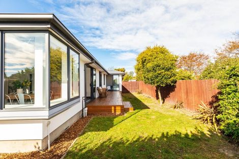 Photo of property in 2/18 Mervyn Drive, Avondale, Christchurch, 8061