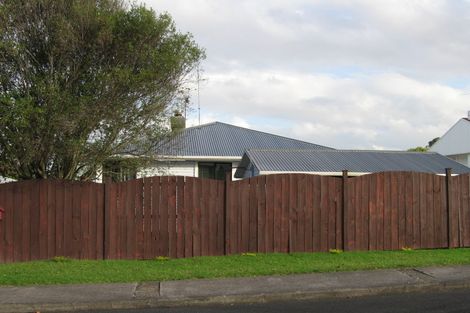 Photo of property in 23a Coniston Avenue, Te Atatu South, Auckland, 0610
