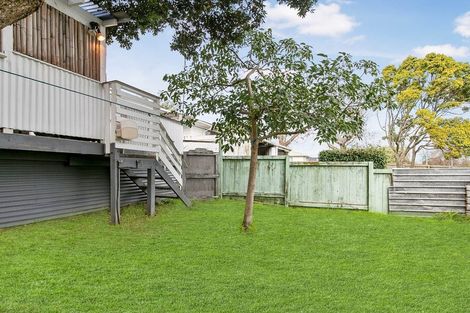 Photo of property in 2/1 Carter Place, Manurewa, Auckland, 2102