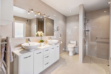 Photo of property in 2c Hinewa Road, Otumoetai, Tauranga, 3110