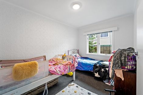 Photo of property in 64 Sherwood Avenue, Te Atatu South, Auckland, 0610