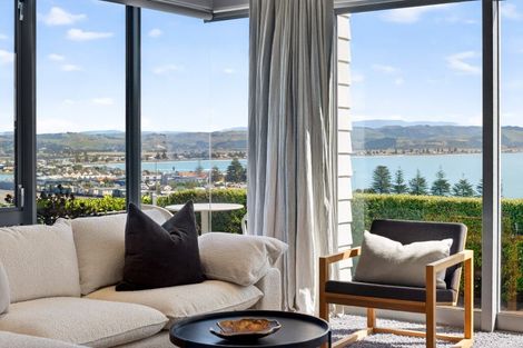 Photo of property in 40 Roslyn Road, Bluff Hill, Napier, 4110