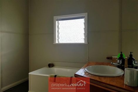 Photo of property in 40 Waiwaka Terrace, Strandon, New Plymouth, 4312