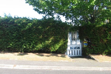 Photo of property in 40 Hatherlow Street, Glenfield, Auckland, 0629