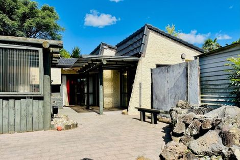 Photo of property in 11 Walter Strevens Drive, Conifer Grove, Takanini, 2112