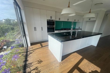 Photo of property in 39 Headland Drive, Long Bay, Auckland, 0630