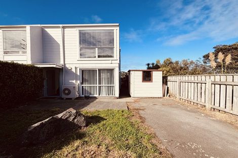 Photo of property in 10 Waiwera Crescent, Maupuia, Wellington, 6022