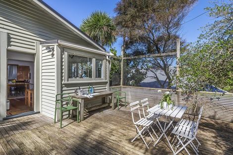 Photo of property in 8 Severn Street, Island Bay, Wellington, 6023