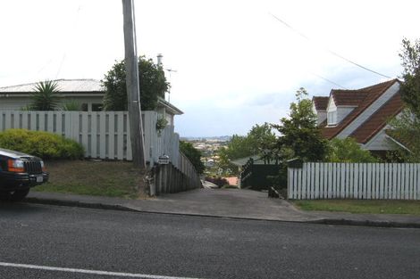 Photo of property in 1/150 Luckens Road, West Harbour, Auckland, 0618