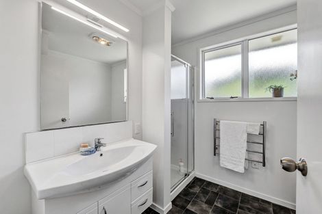 Photo of property in 8 Shaldon Crescent, Blagdon, New Plymouth, 4310