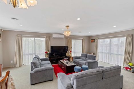 Photo of property in 1 Carrick Glen Avenue, Flat Bush, Auckland, 2019